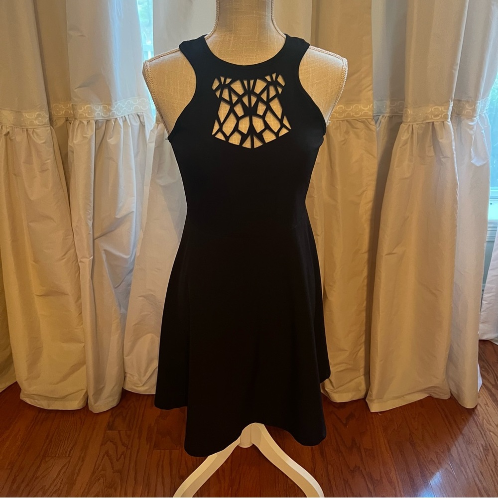 Ya size medium black dress with beautiful cut out design on yolk. - Picture 2 of 4